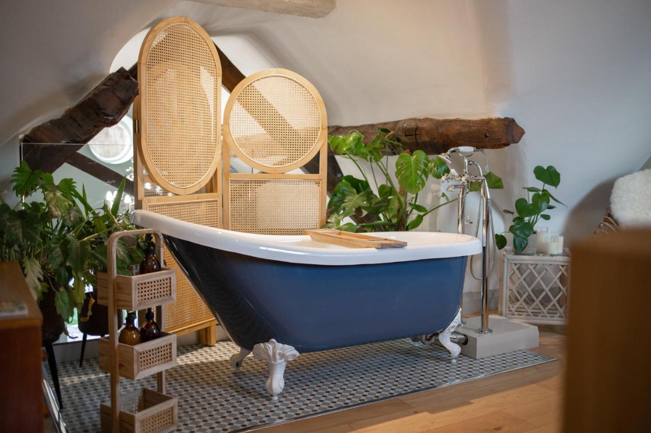The Forge - Beautiful Contemporary Barn - Hot Tub Villa Бриджнорт Екстериор снимка