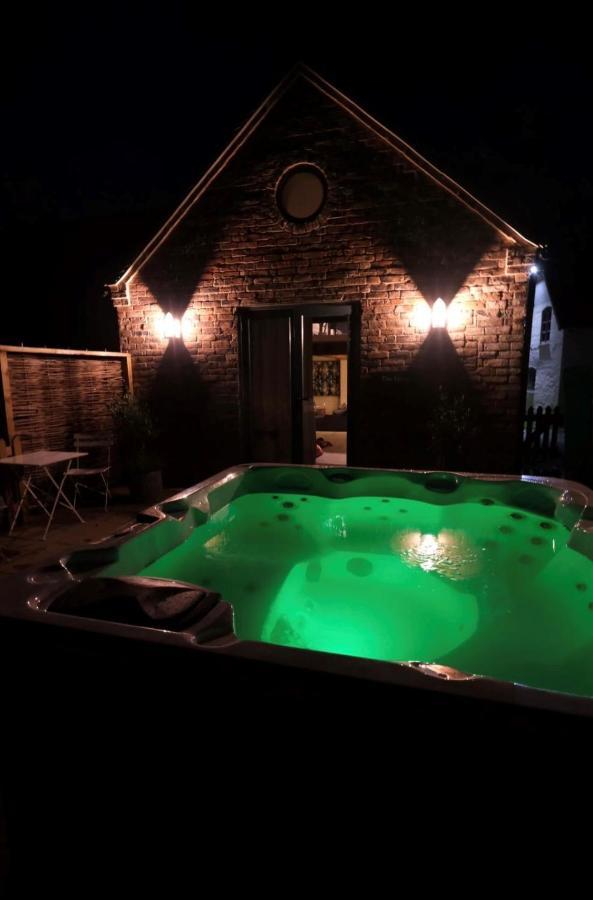 The Forge - Beautiful Contemporary Barn - Hot Tub Villa Бриджнорт Екстериор снимка
