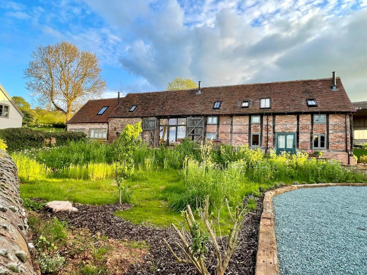 The Forge - Beautiful Contemporary Barn - Hot Tub Villa Бриджнорт Екстериор снимка